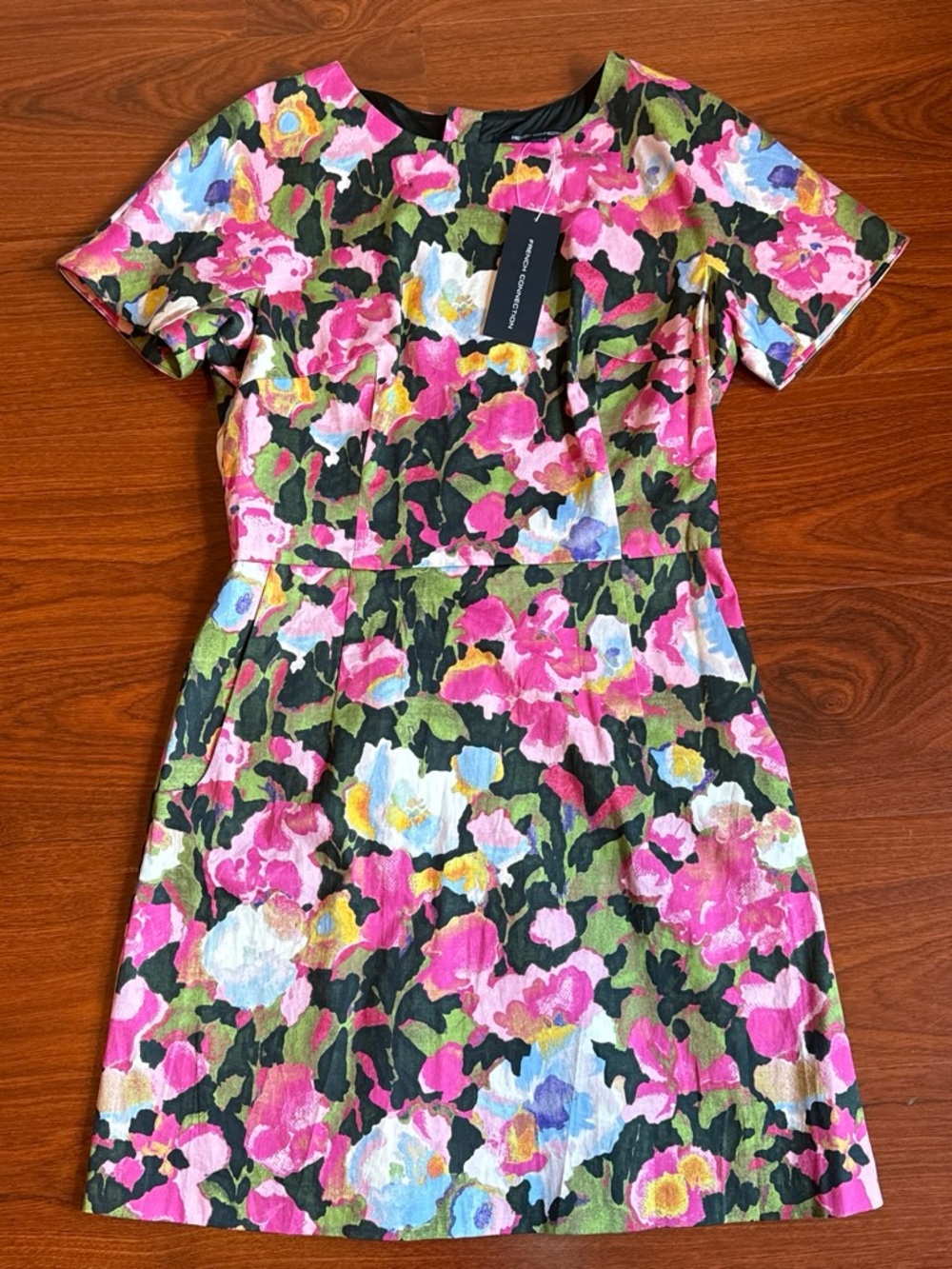 French Connection Floral Dress NWT Size 8 Calypso Coral Multi